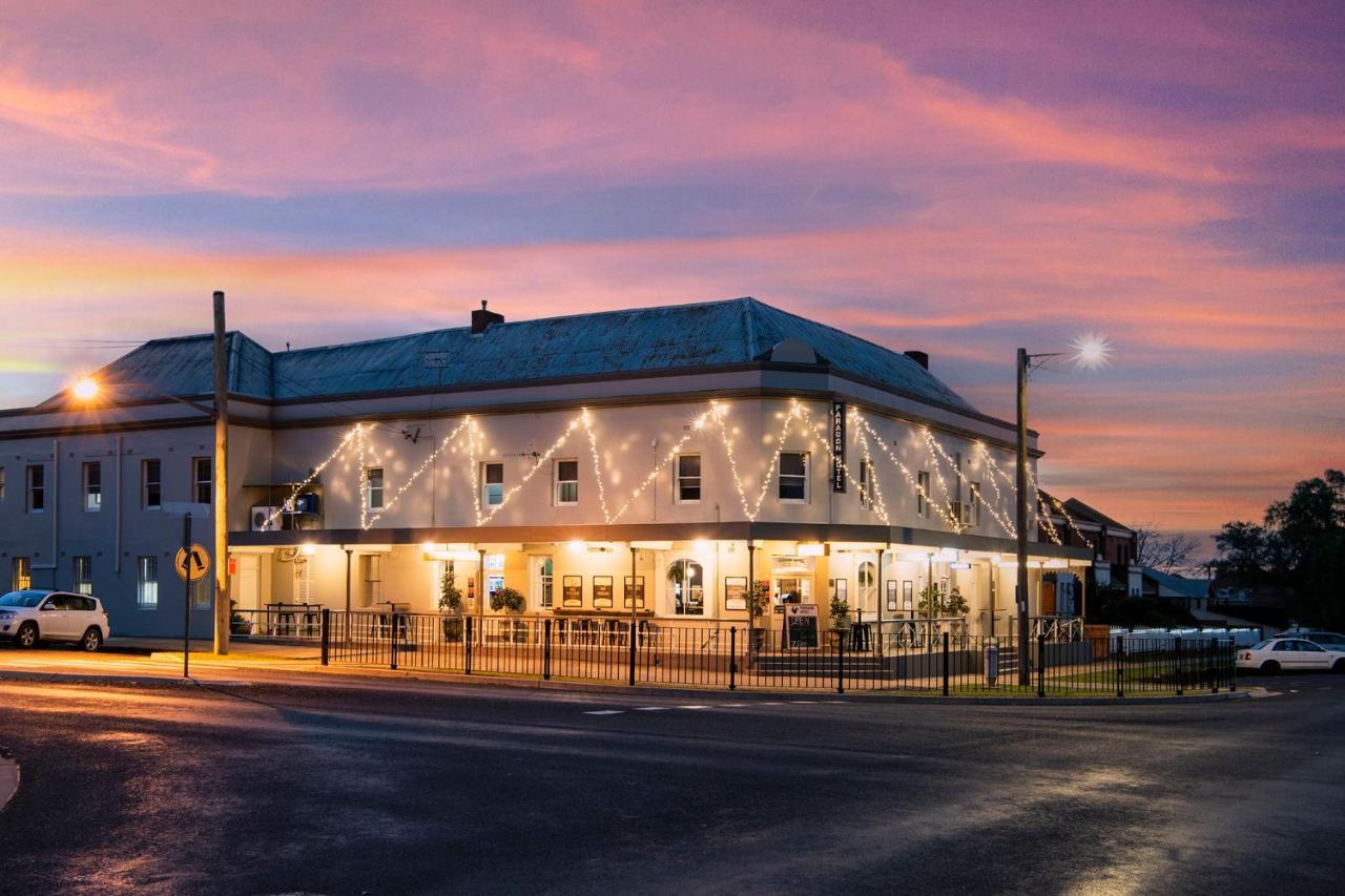 The Paragon Hotel Mudgee Bagian luar foto